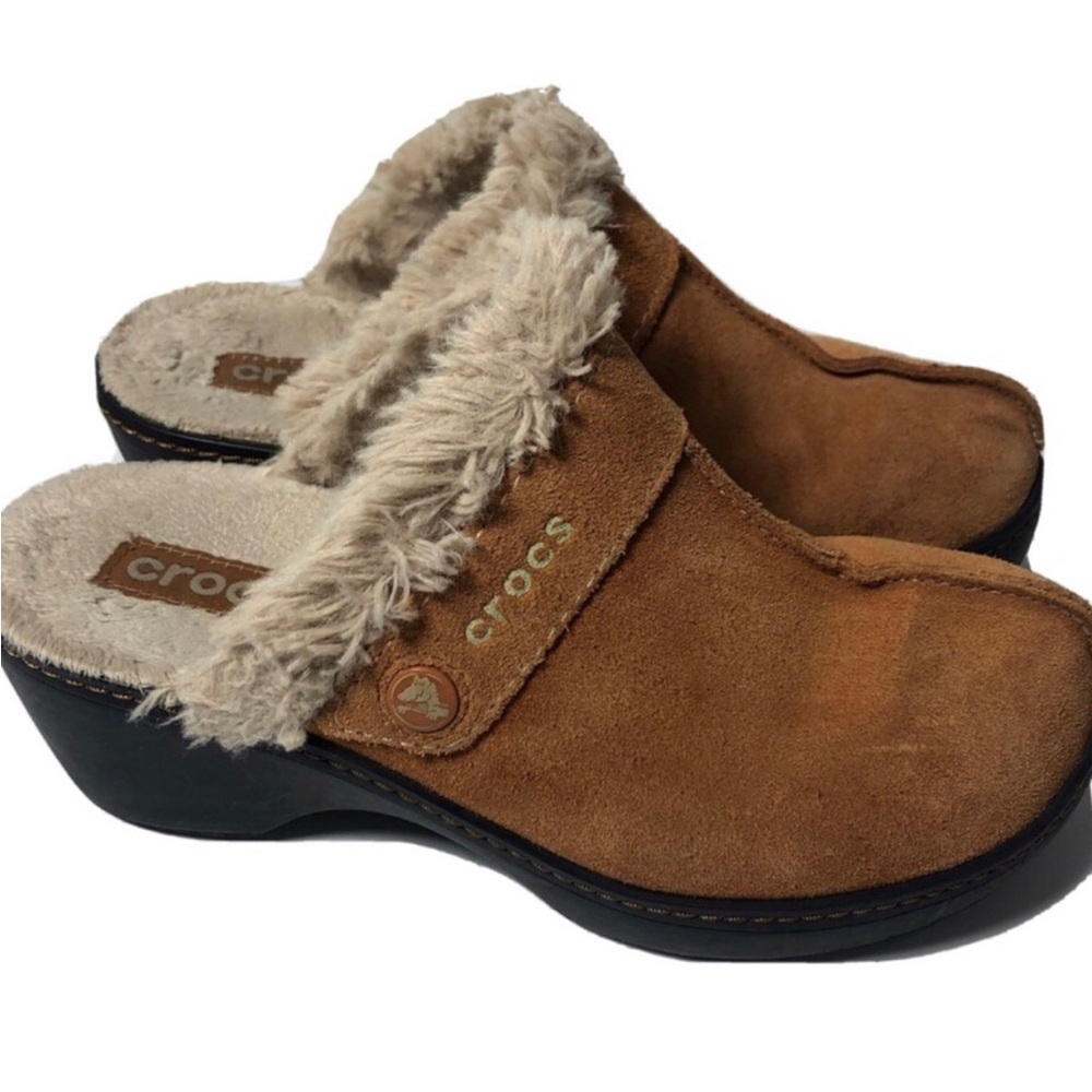 Crocs fur mule slide clogs. Size 6.